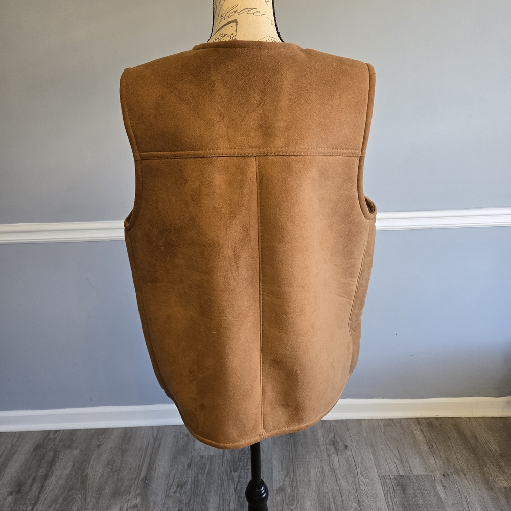 Men's Tan Suede Vest - Picture 5 of 7